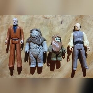 Vintage Star Wars Action Figures - Brown, Gray, Tan